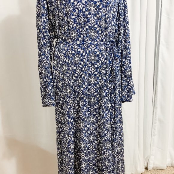 Lulu's Mandala Daydream Blue/White Maxi Dress - Picture 5 of 9